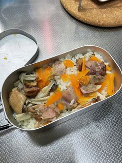 ソロキャン メスティン塩やきとり炊込ご飯-レシピのメイン写真