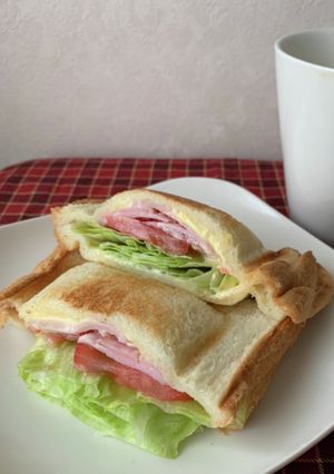 ハムレタスとトマトのホットサンド-レシピのメイン写真