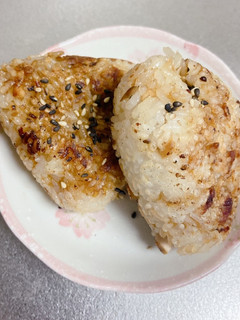 【リメイク】余りお刺身で焼きおにぎり-レシピのメイン写真