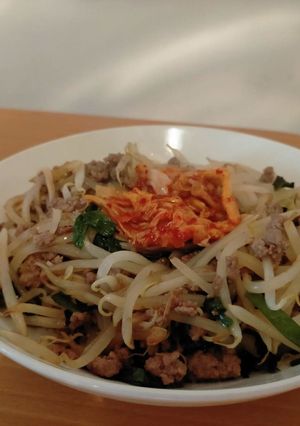 キムチたっぷりもやしとにらのひき肉いため-レシピのメイン写真