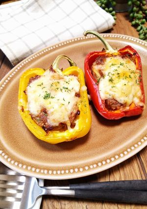 キムチ入りパプリカの肉詰めオーブン焼き-レシピのメイン写真