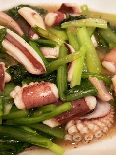 ぶつ切りイカと小松菜の塩だれ炒め-レシピのメイン写真