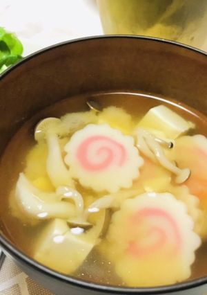 なるとと豆腐としめじとにんじんのお味噌汁-レシピのメイン写真