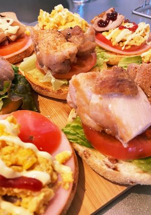 男飯★手軽！親父のマフィンオープンサンド-レシピのメイン写真