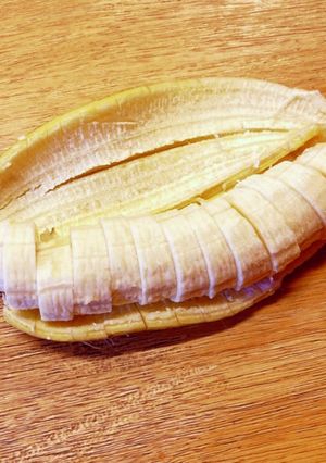 まな板を汚さないバナナの切り方【輪切り】-レシピのメイン写真