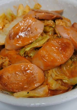 簡単！魚肉ソーセージのオーロラソース炒め-レシピのメイン写真