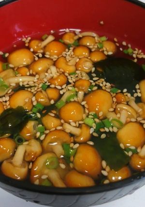 簡単！なめことわかめの中華風スープ♪-レシピのメイン写真