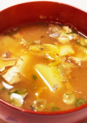 鯖缶とじゃがいものキムチ味噌汁-レシピのメイン写真