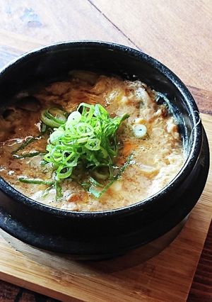 おひとり様★土鍋で鶏肉の玉子とじ-レシピのメイン写真