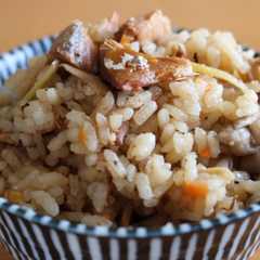 รูปของ 鯖缶で簡単炊き込みご飯