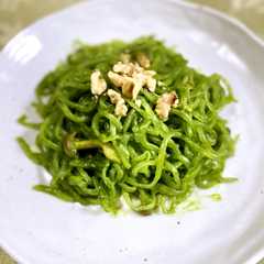 รูปของ ほうれん草のクリームパスタ クルミ添え