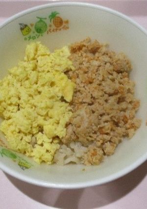 【新発田市保育園給食】鶏そぼろ丼-レシピのメイン写真