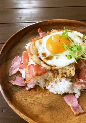 【簡単】ベーコン目玉焼き丼-レシピのメイン写真