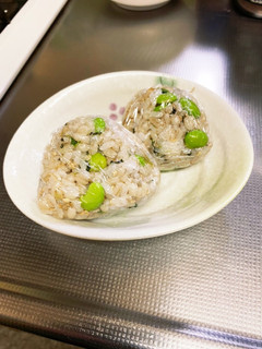 【冷凍・お弁当用】枝豆のもち麦おにぎり-レシピのメイン写真