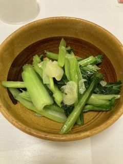 チンゲンサイとにんにくの塩炒め-レシピのメイン写真
