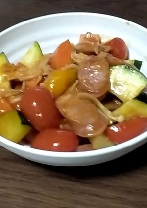 たっぷり野菜とソーセージのトマト炒め-レシピのメイン写真