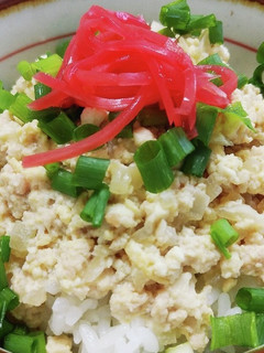 鶏ひき肉と豆腐のかんたん丼-レシピのメイン写真
