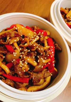 牛肉しめじピーマンのオイスターソース丼-レシピのメイン写真