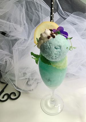 海のリナブルーヨーグルトクリームソーダ-レシピのメイン写真