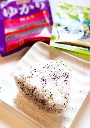 (三島食品の)ひろしとゆかりのおにぎり-レシピのメイン写真