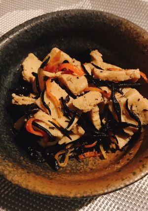 高野豆腐とひじきの煮物-レシピのメイン写真