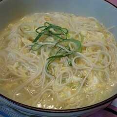 รูปของ ネギと卵の直煮込みそうめん