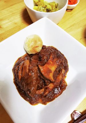 フライパンで簡単！牛モモ肉赤ﾜｲﾝ煮込み-レシピのメイン写真
