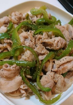 簡単！豚バラ肉とピーマンの塩レモン炒め♪-レシピのメイン写真
