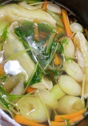 余った冷凍餃子で簡単に作れるスープ-レシピのメイン写真