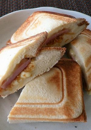 サクサク♪玉ねぎホットサンド-レシピのメイン写真