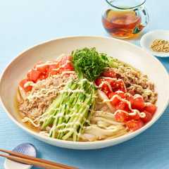 รูปของ トマトとツナの冷やし中華風うどん