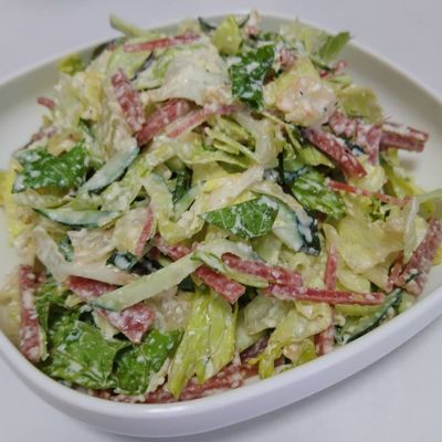 基本からアレンジまで！思わずつくりたくなる「サラミサラダ」のレシピ