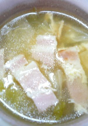 白菜とベーコンのふわふわたまごスープ-レシピのメイン写真