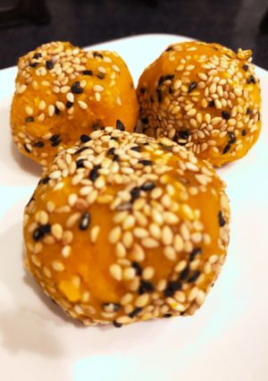 ハロウィンに♥かぼちゃの焼きごま団子-レシピのメイン写真