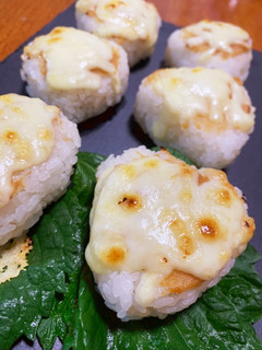 残ったご飯と味噌とチーズ!焼きおにぎり-レシピのメイン写真