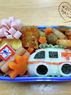 きゅうきゅう車〜キャラ弁-レシピのメイン写真