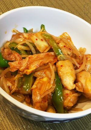 ご飯がすすむ！鶏胸肉ともやしのキムチ炒め-レシピのメイン写真