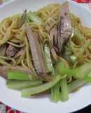 セロリとなまり節の、しょうが味パスタ