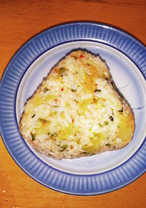 キムチと粉チーズのおにぎり-レシピのメイン写真