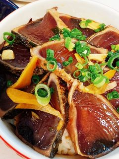 甘辛タレでご飯進む☆鰹たたきの漬け丼-レシピのメイン写真