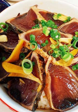 甘辛タレでご飯進む☆鰹たたきの漬け丼-レシピのメイン写真
