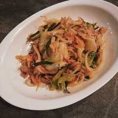 รูปของ トップ10入キムチたっぷり極旨野菜炒め