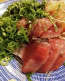 カツオの刺身は塩とレモンとニンニクで！！