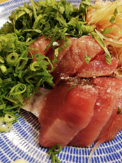 カツオの刺身は塩とレモンとニンニクで!!-レシピのメイン写真