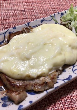 ポークソテーのチーズフォンデュソース-レシピのメイン写真