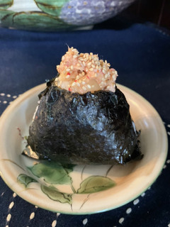 食欲そそる!キムチツナマヨおにぎり-レシピのメイン写真