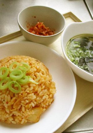 本技凄旨キムチチャーハン-レシピのメイン写真
