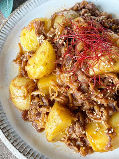 新じゃがいもと牛肉の韓国風ピリ辛えのき-レシピのメイン写真