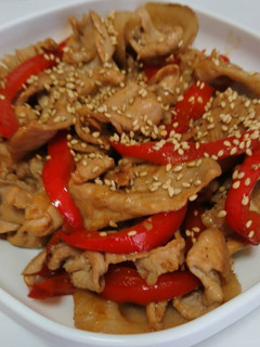 簡単!豚こま切れ肉とパプリカの甘辛炒め♪-レシピのメイン写真