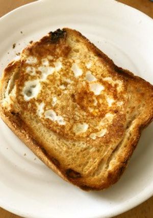 キムチ入り目玉焼きパン-レシピのメイン写真